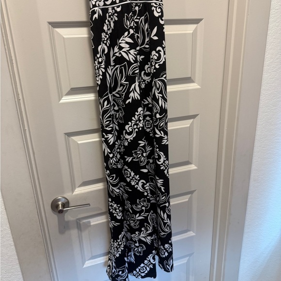 White House Black Market Black and White Maxi Dress - Picture 6 of 9